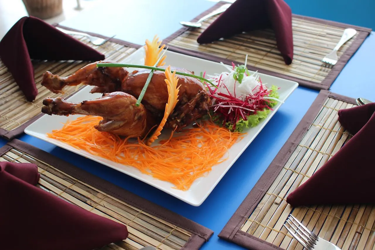 K And K Country Resort Minuwangoda 3*,