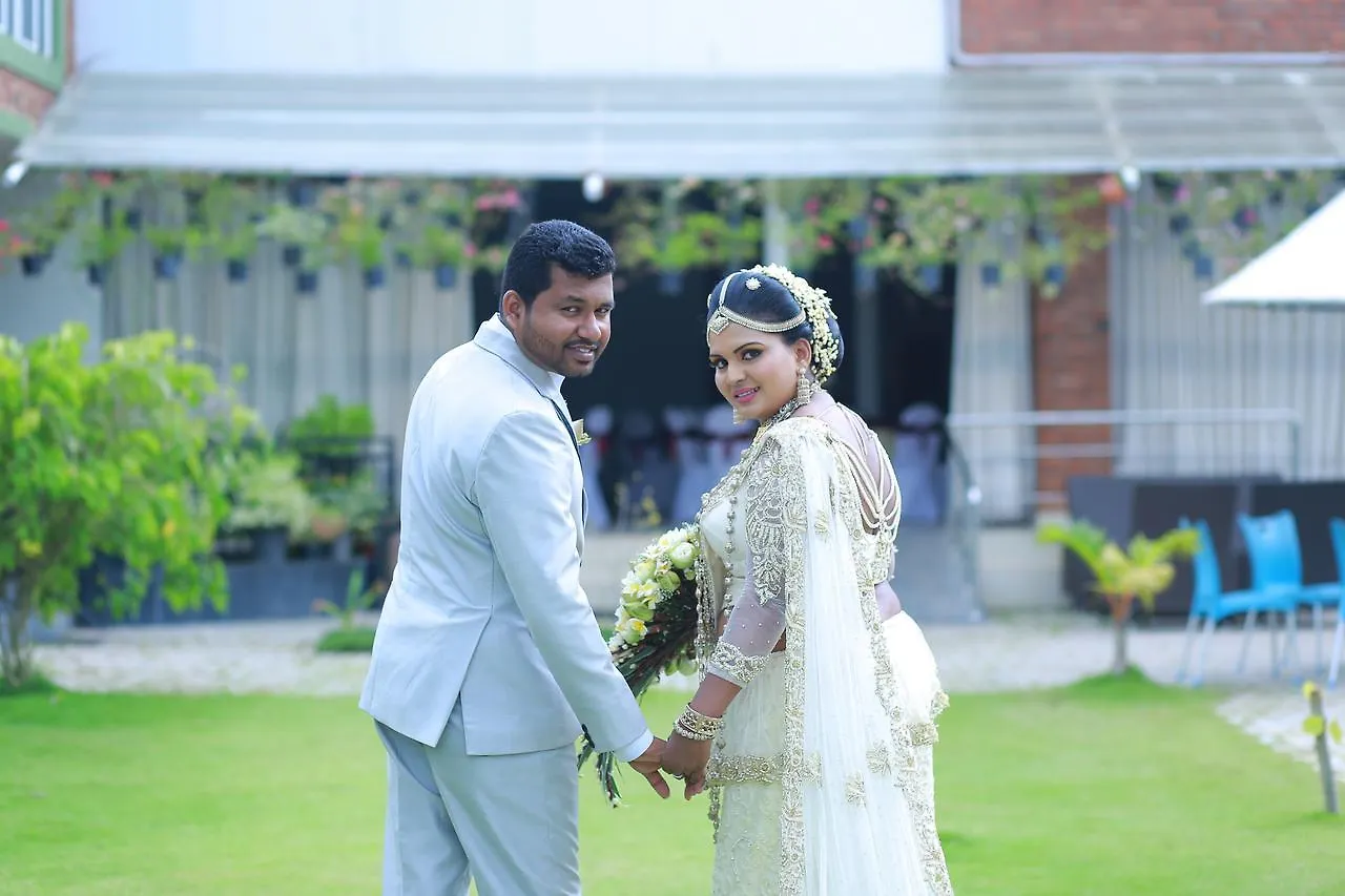 Hotel K And K Country Resort Minuwangoda